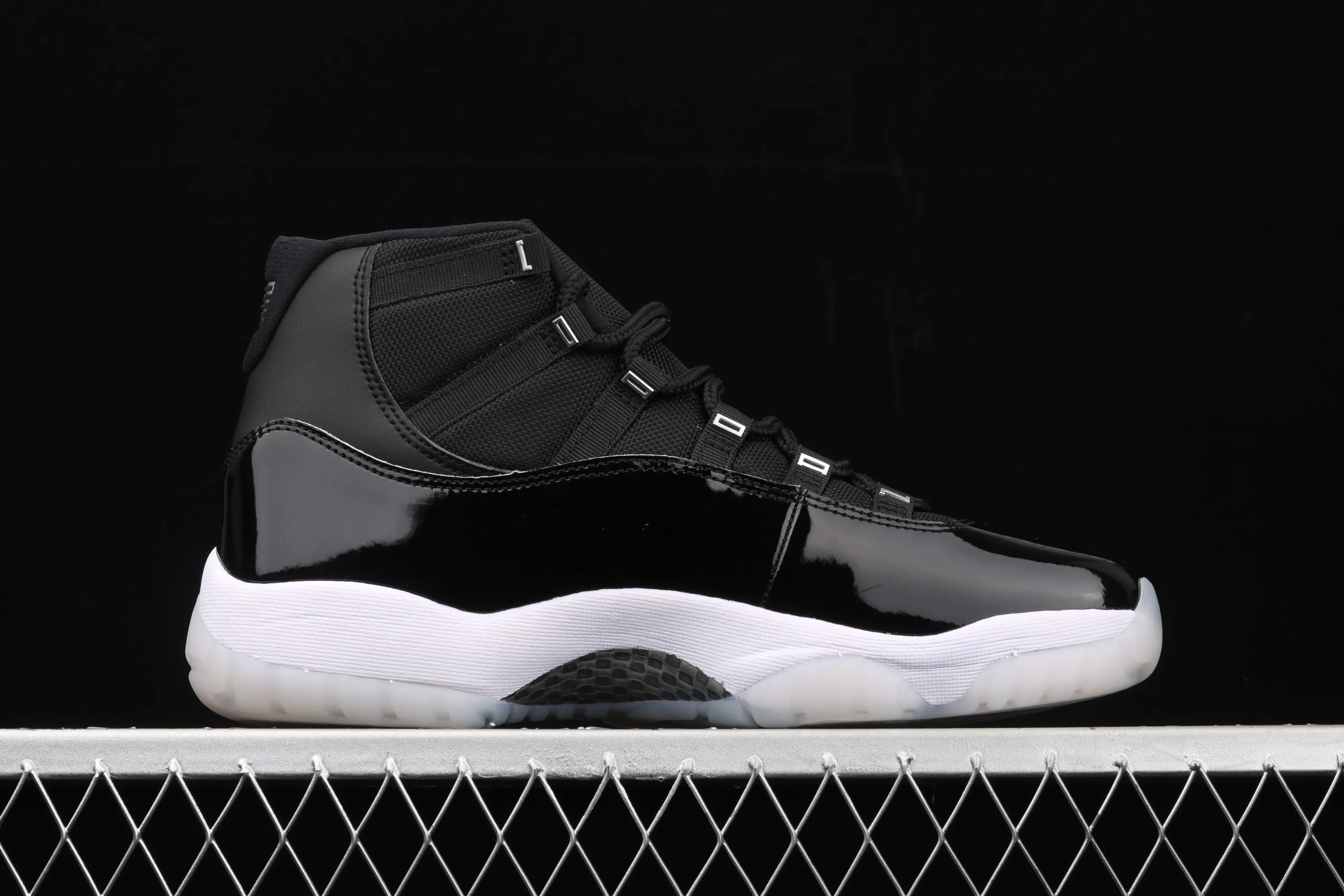 All Categories Air Jordan Jordan Series Basketball Shoes Air Jordan 11 Pure Original Version Air Jordan 11 "25th Anniversary" AJ11 Joe 11 Devil II Genuine Standard Real Carbon CT8012-011